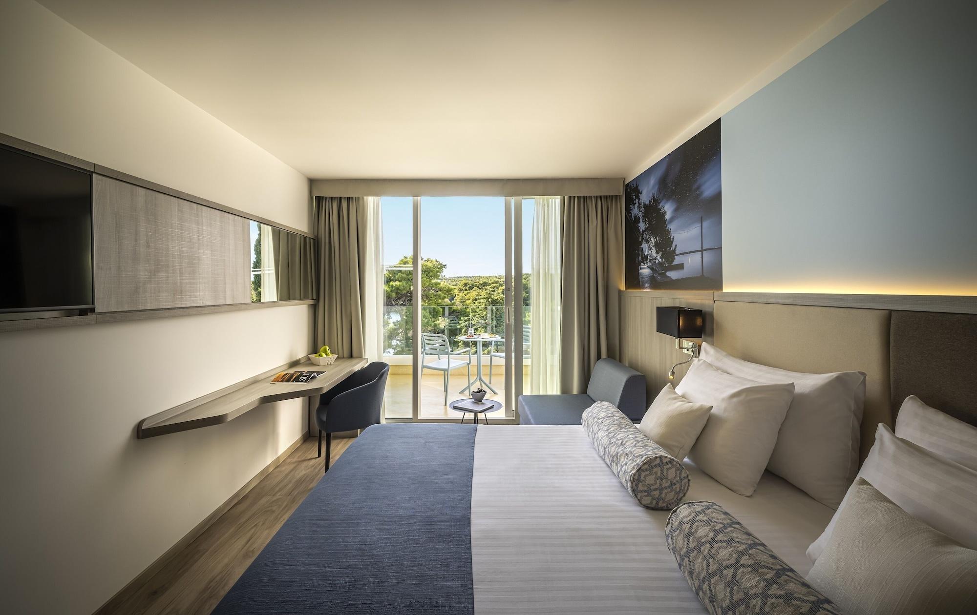 Valamar Carolina Hotel & Villas Kampor ภายนอก รูปภาพ