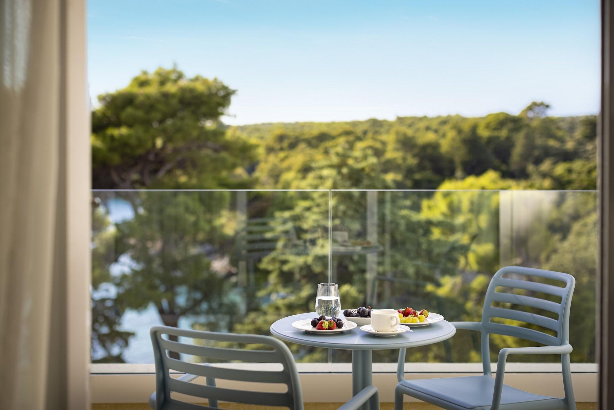 Valamar Carolina Hotel & Villas Kampor ภายนอก รูปภาพ
