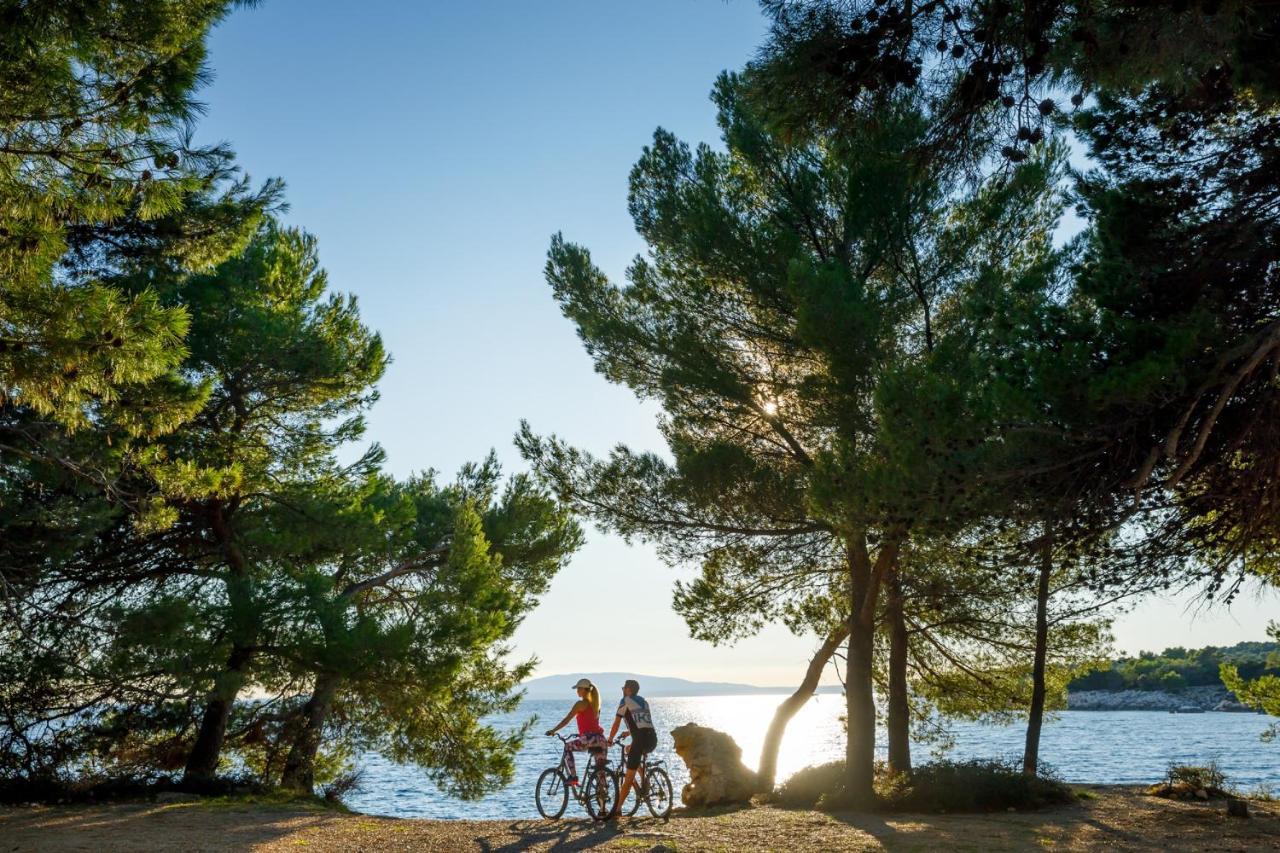 Valamar Carolina Hotel & Villas Kampor ภายนอก รูปภาพ